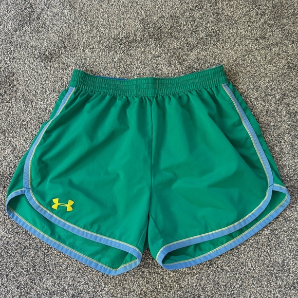 Under Armour Pants - Under Armour Athletic Shorts M